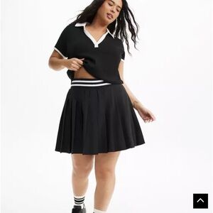 Torrid Active Skirt with bike short and pockets! Size 2